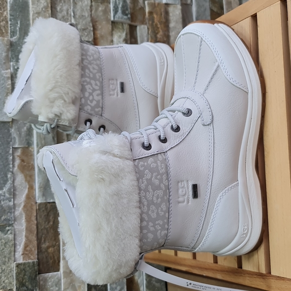 1  UGG Adirondack III Women's Boot  Snow Leopard - Picture 7 of 8